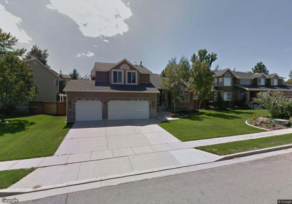 1922 Fall View Dr, Sandy, UT 84093 - photo 1