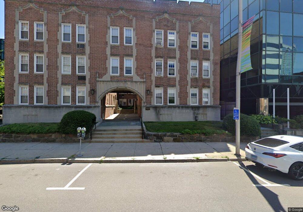 637 Summer St unit 18, Stamford, CT 06901 - photo 1