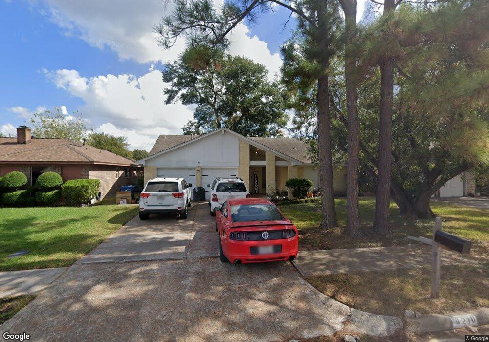 8210 Chestnut Forest Dr, Houston, TX 77088 - photo 1