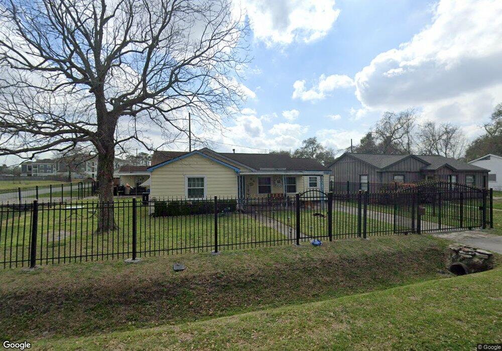 64 Trenwood Ln, Houston, TX 77022 - photo 1