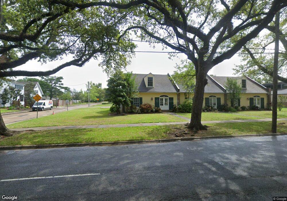 858 Kirby St, Lake Charles, LA 70601 - photo 1