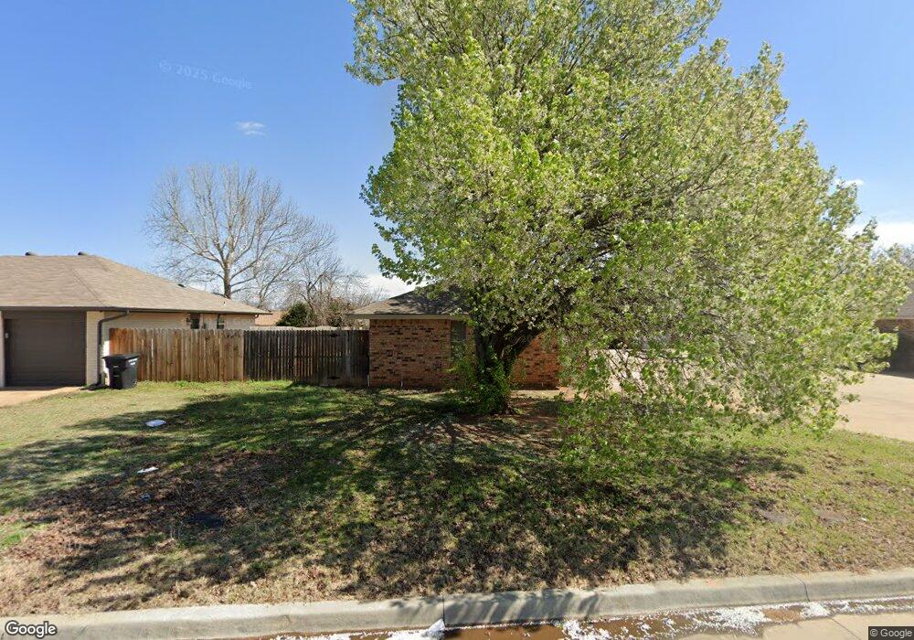 1414 Sequoyah St, Moore, OK 73160 - photo 1
