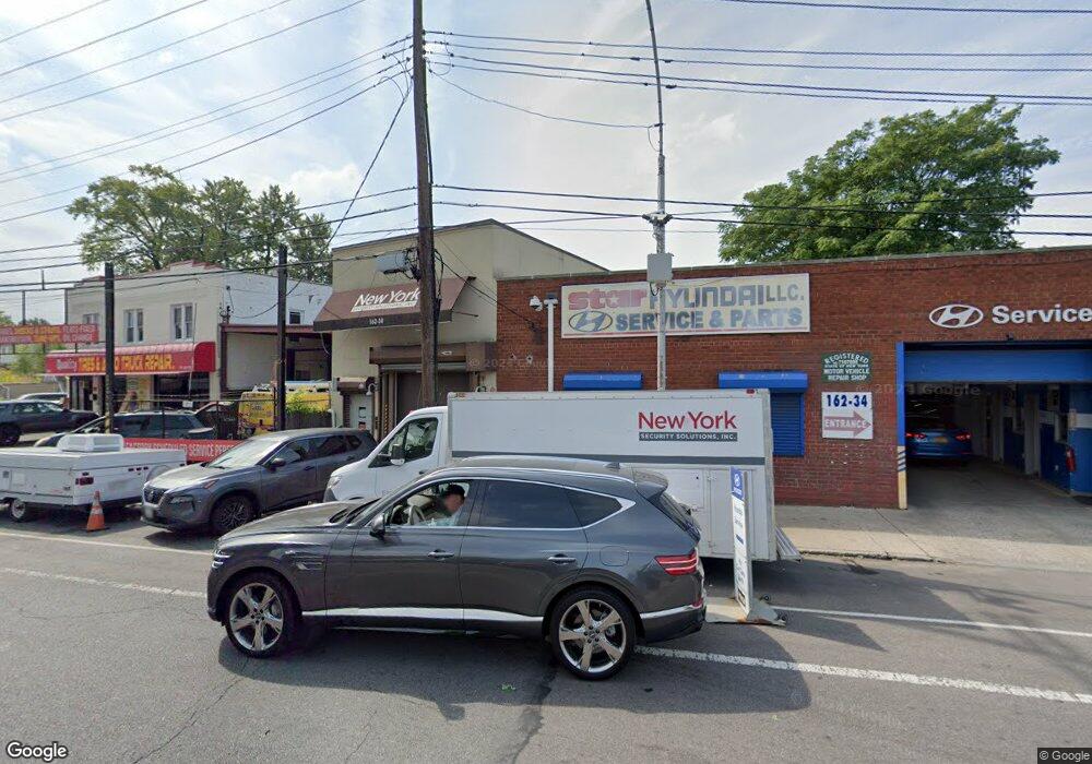 16238 Pidgeon Meadow Rd, Flushing, NY 11358 - photo 1