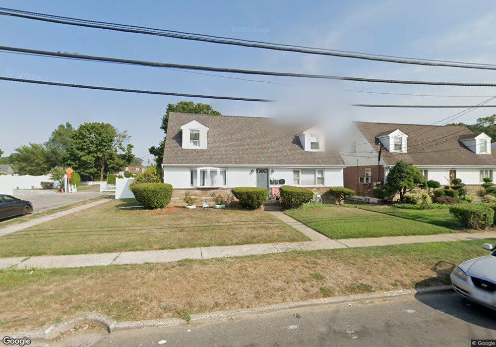 261 Rockaway Pkwy unit 1, Valley Stream, NY 11580 - photo 1