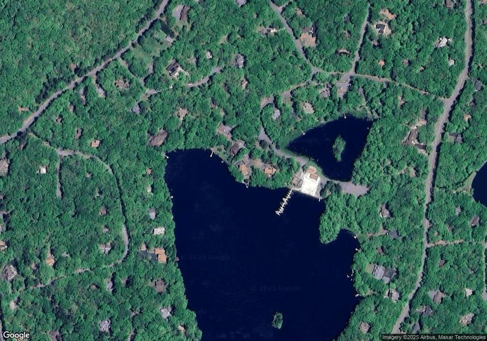 808 Widgeon Ct, Hawley, PA 18428 - photo 1