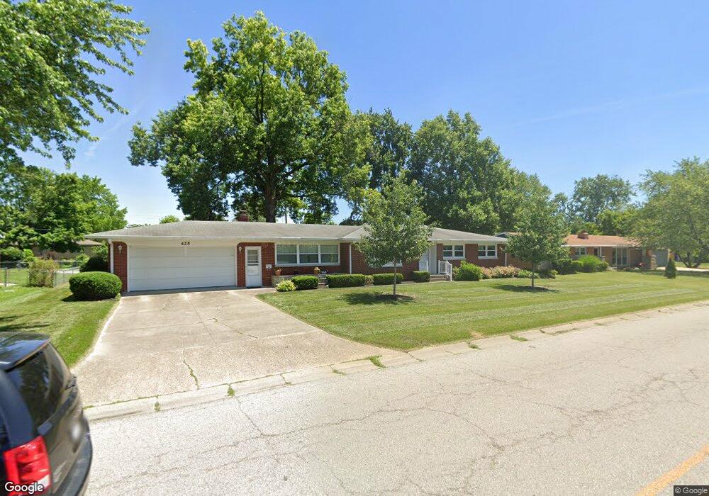 425 Simmons St, Plainfield, IN 46168 - photo 1