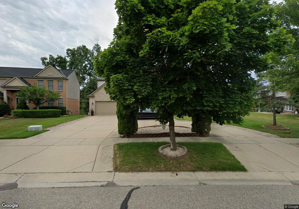 7560 Windgate Cir, West Bloomfield, MI 48323 - photo 1