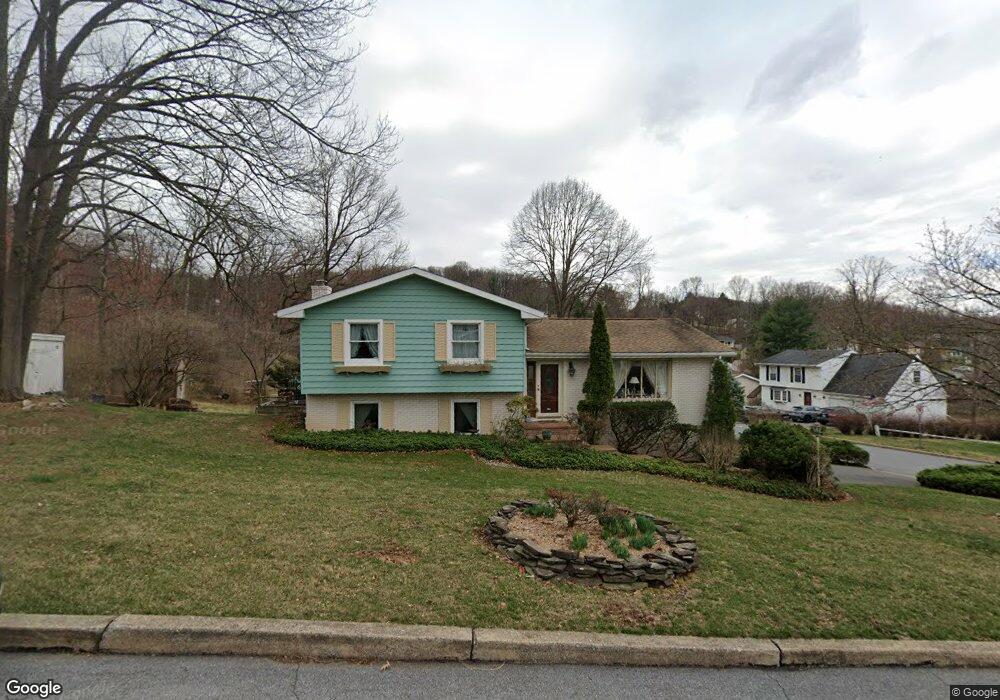 158 Castleton Dr, Reading, PA 19607 - photo 1