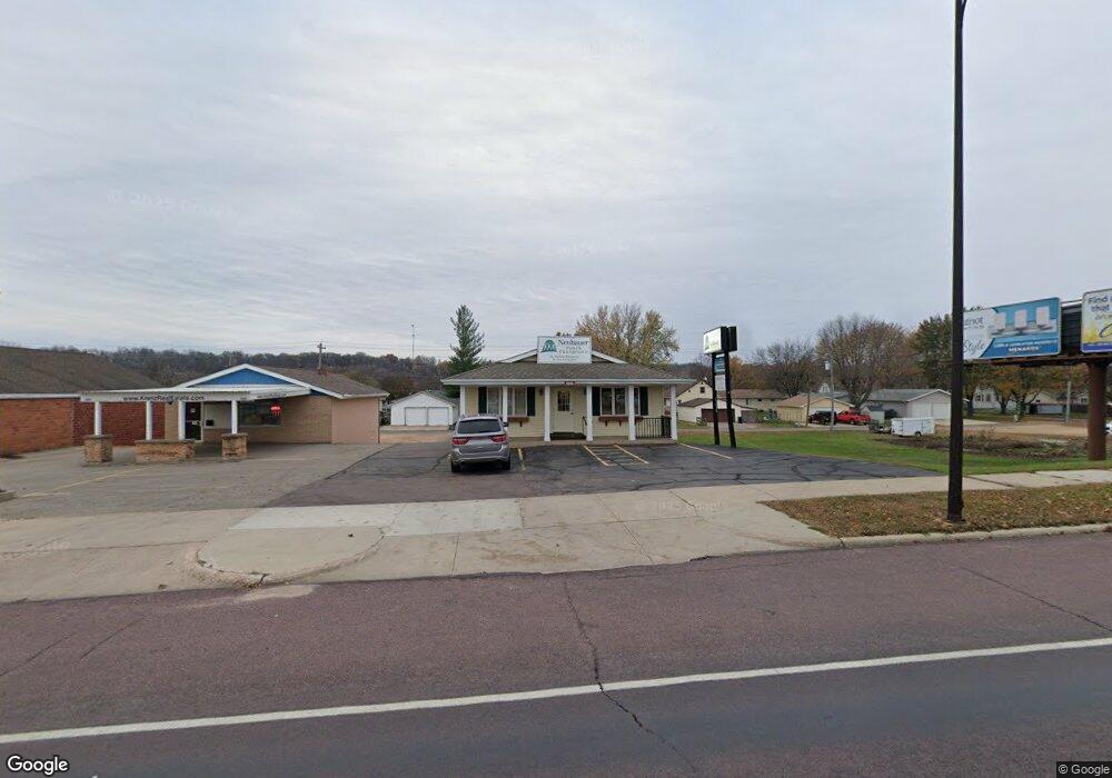 1320 S Broadway St, New Ulm, MN 56073 - photo 1