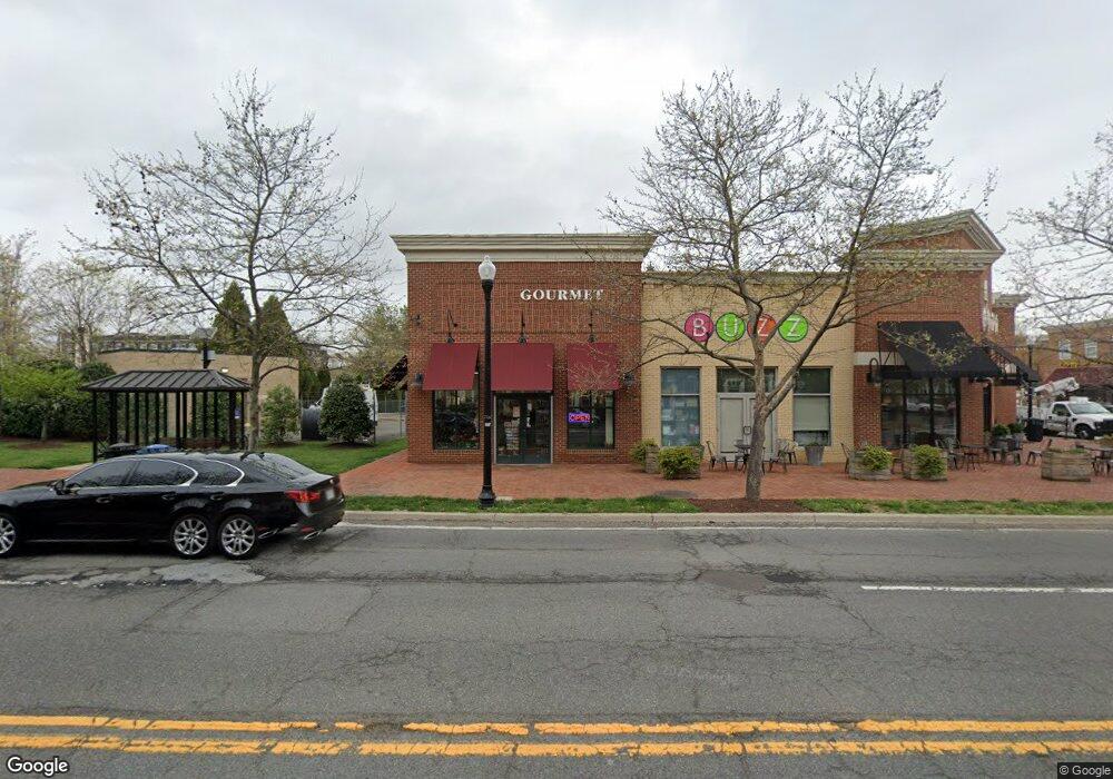 907 Slaters Ln, Alexandria, VA 22314 - photo 1