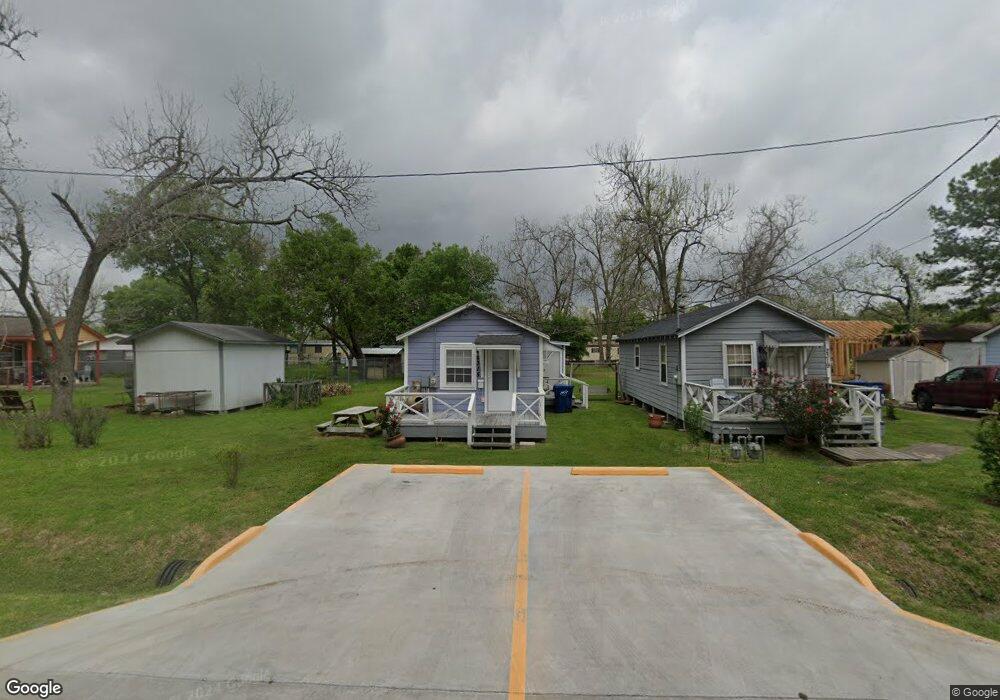 2315 12th St, Bay City, TX 77414 - photo 1
