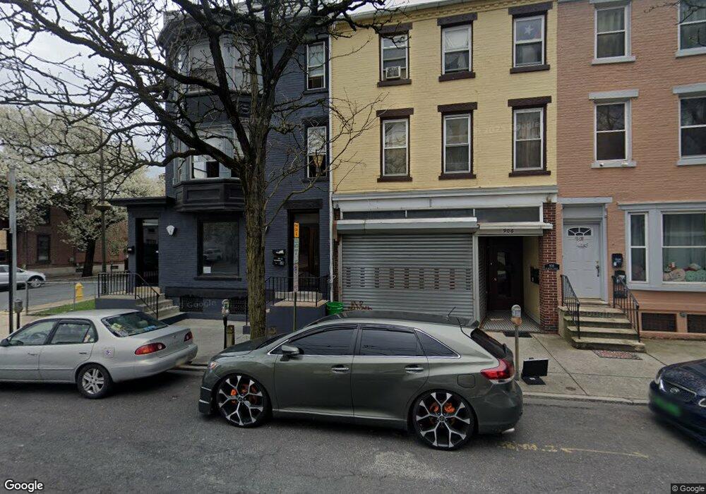 904 W Walnut St unit 3, Allentown, PA 18102 - photo 1