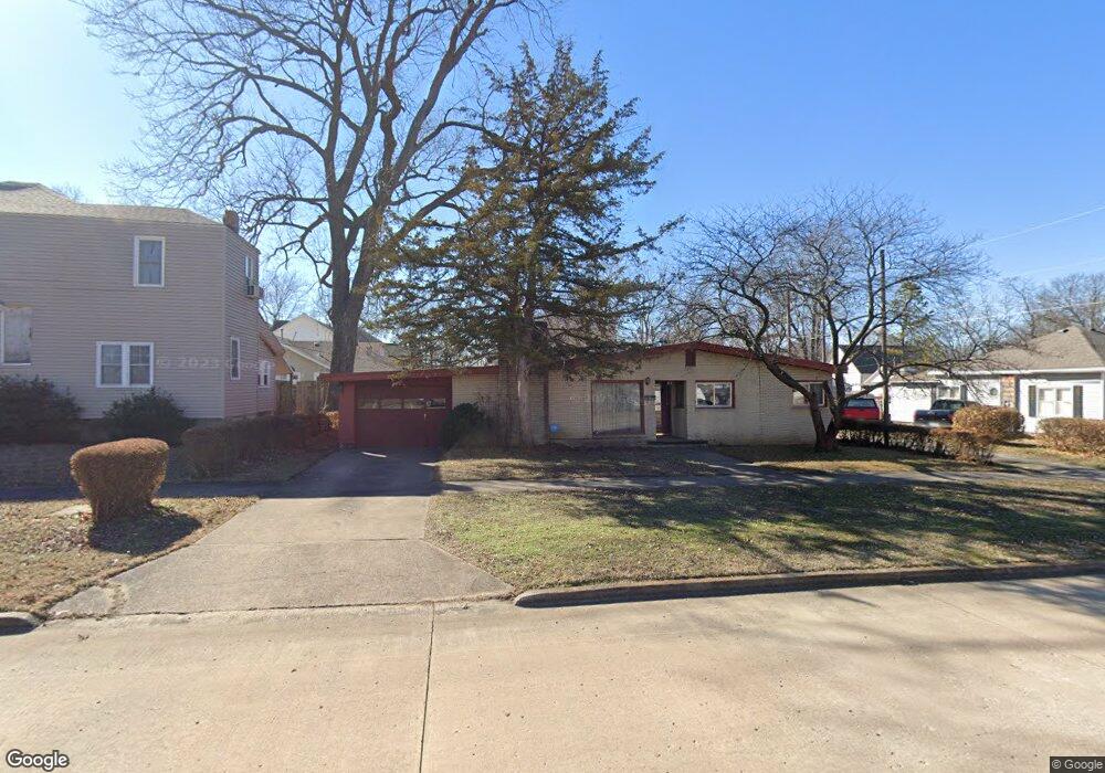211 W 7th St, Claremore, OK 74017 - photo 1