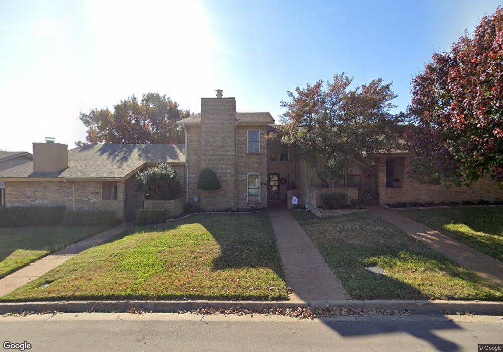 402 Carolyn Dr, Bedford, TX 76021 - photo 1