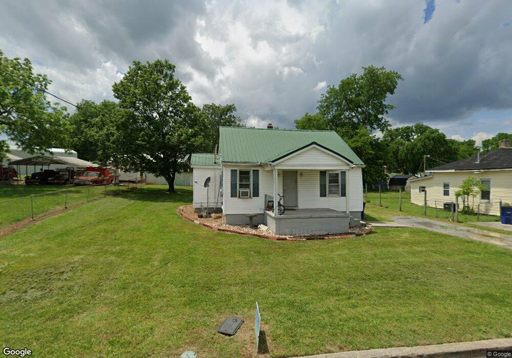 713 Sevier St, Shelbyville, TN 37160 - photo 1