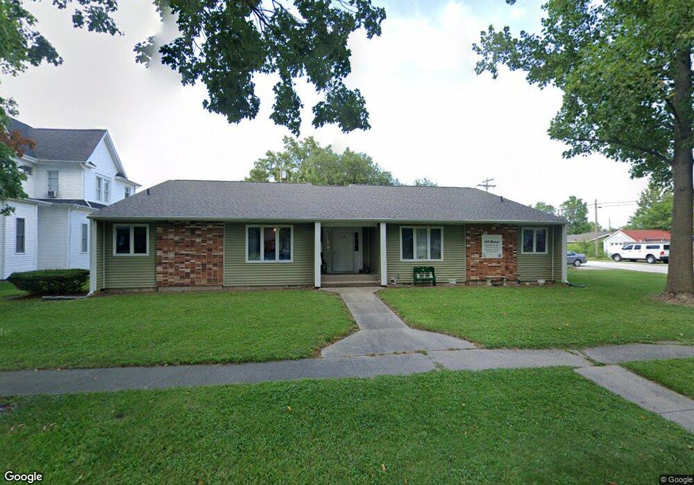 112 E Daggy St, Tuscola, IL 61953 - photo 1