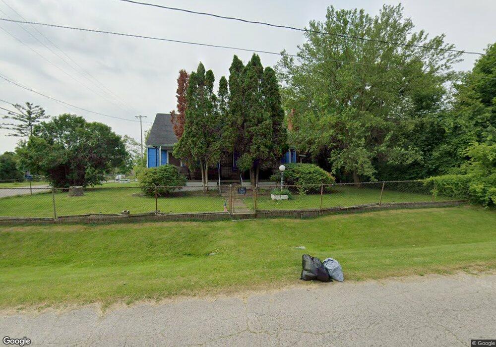 1102 E Yale Ave, Flint, MI 48505 - photo 1