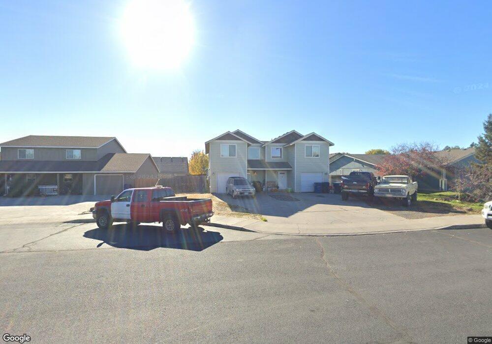 824 NE Maple Leaf Ct, Redmond, OR 97756 - photo 1