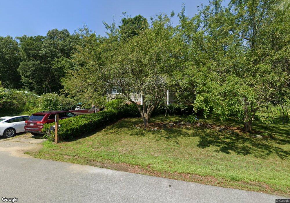 28 Maplecrest St, Newmarket, NH 03857 - photo 1