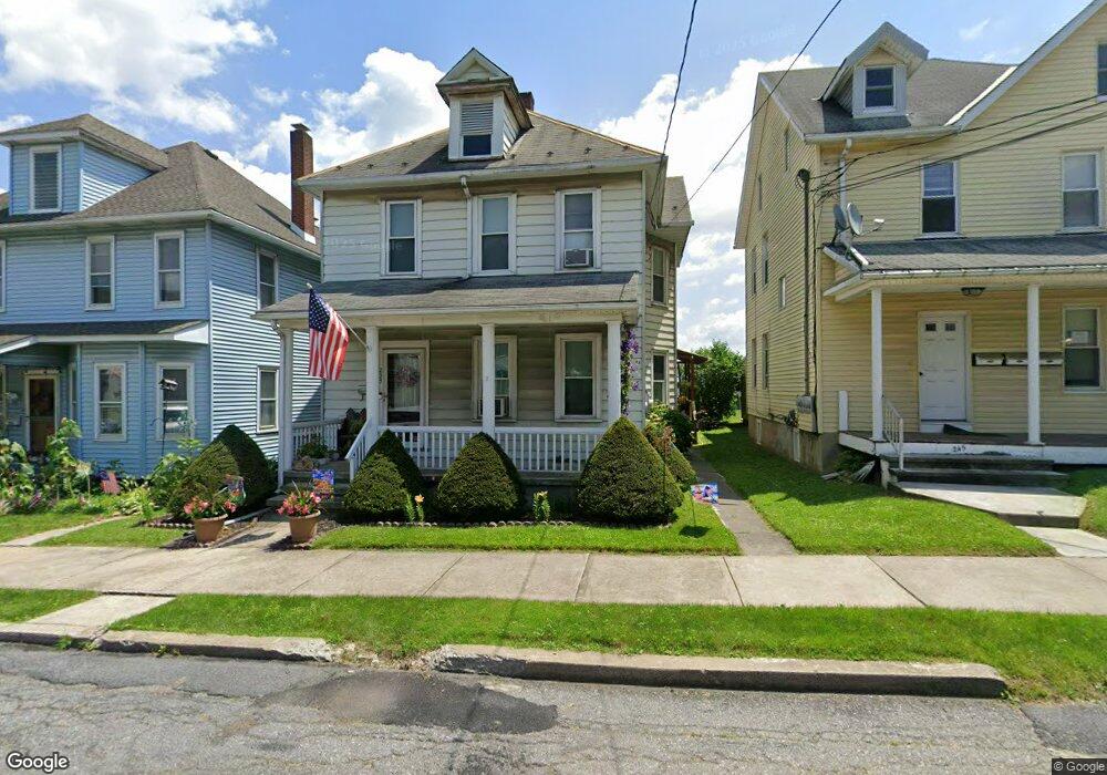 233 S Whitfield St, Nazareth, PA 18064 - photo 1