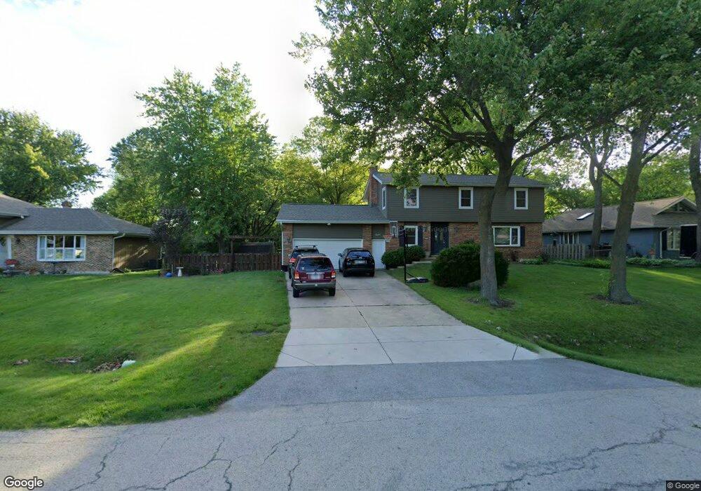 11S520 Whittington Ln, Naperville, IL 60564 - photo 1