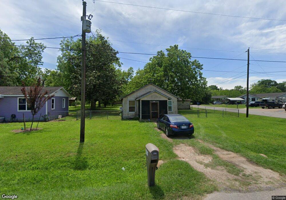 242 E Pleasant St, Brazoria, TX 77422 - photo 1