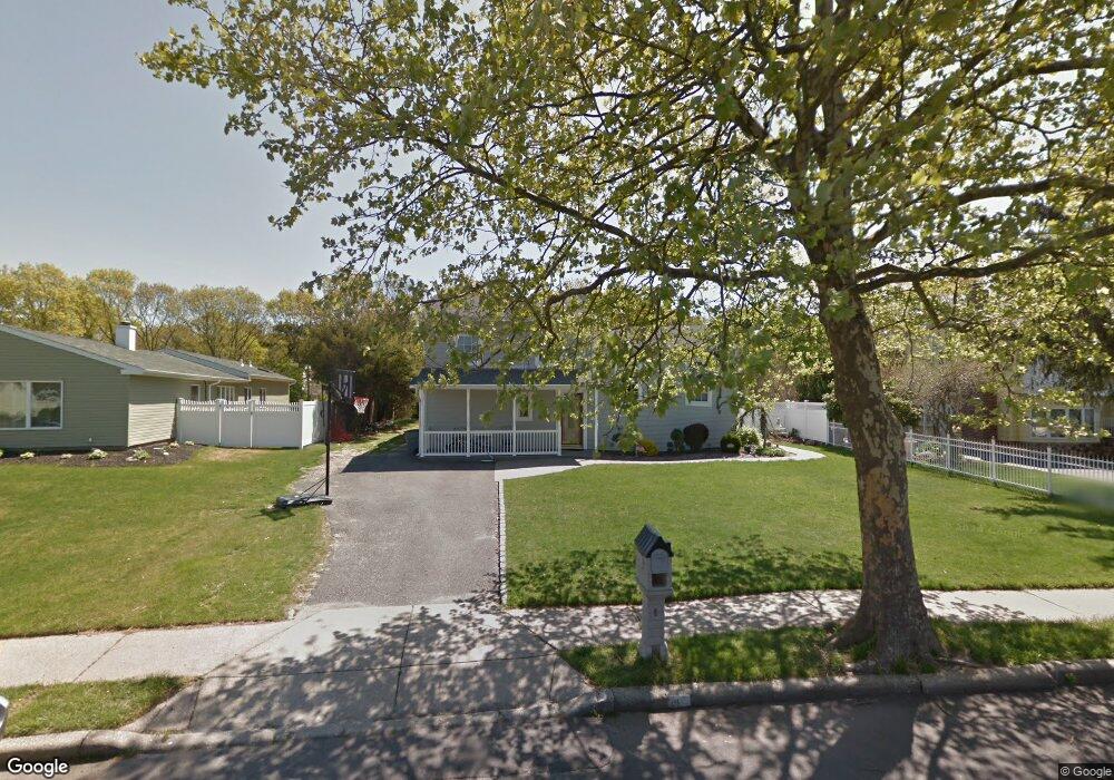 61 Rudder Dr, Holtsville, NY 11742 - photo 1