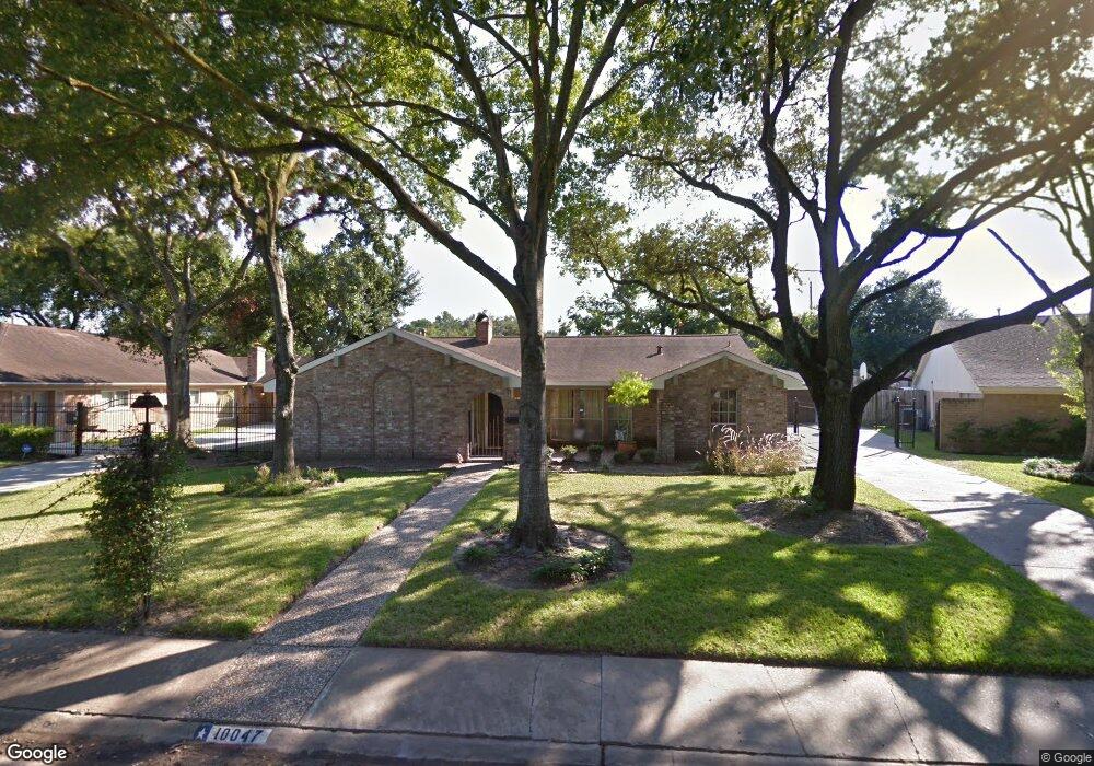 10047 Locke Ln, Houston, TX 77042 - photo 1