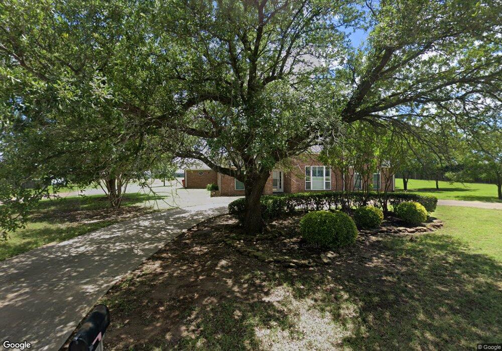 1121 W Russell Ave, Bonham, TX 75418 - photo 1