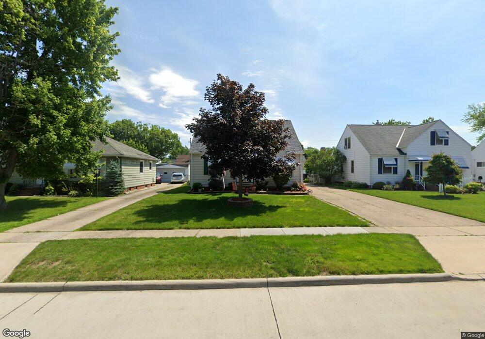 2259 E 290th St, Wickliffe, OH 44092 - photo 1