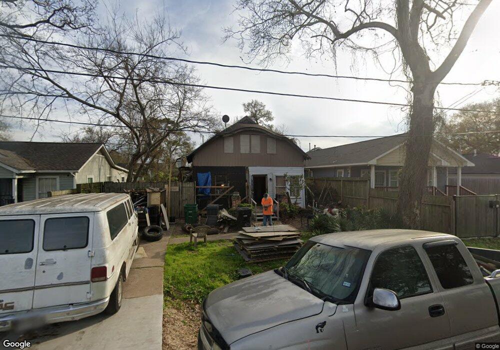 112 Amundsen St, Houston, TX 77009 - photo 1