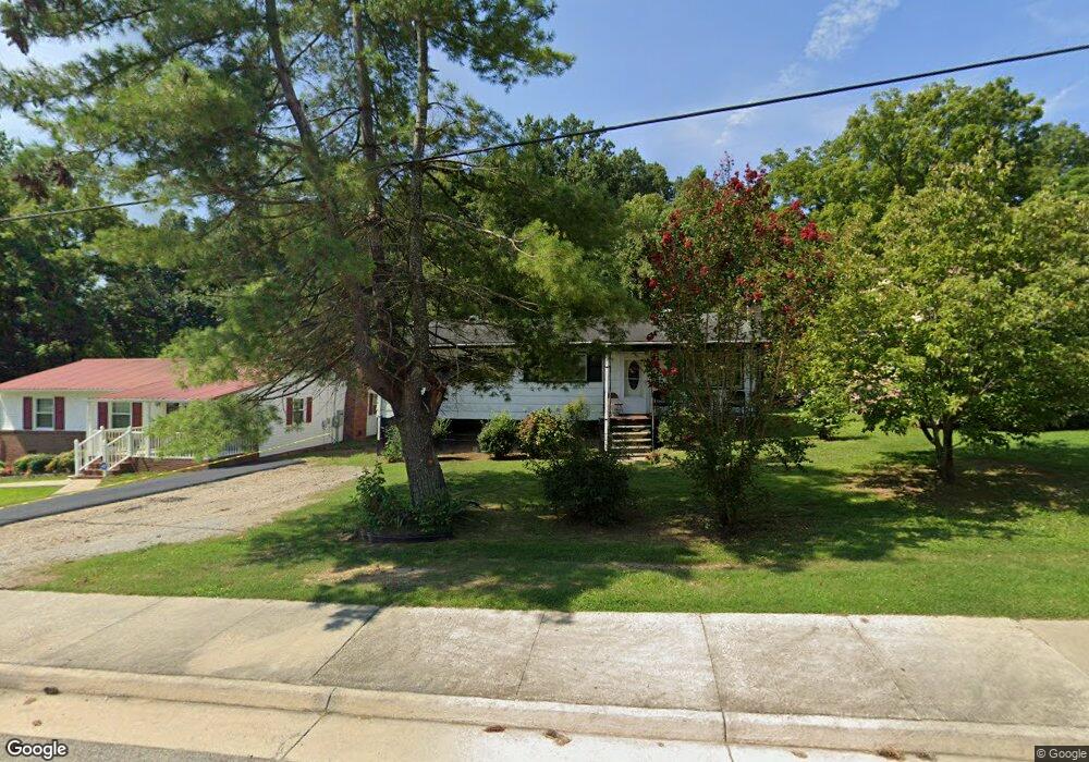 1113 Mecklenburg Ave, Victoria, VA 23974 - photo 1