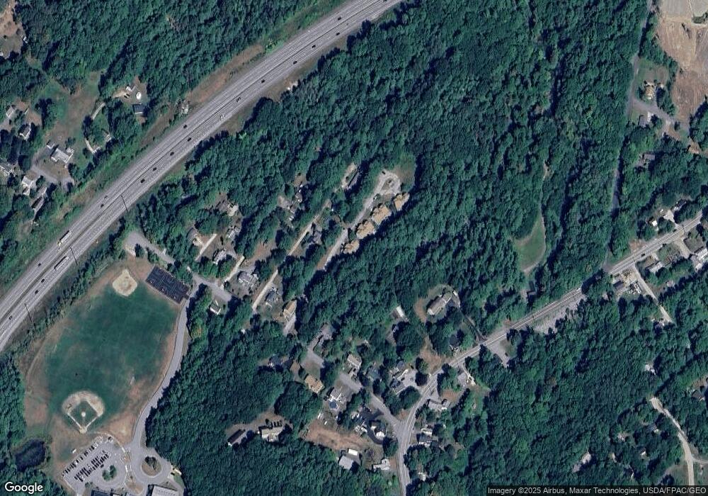 16 Meadow Ln unit 1, Freeport, ME 04032 - photo 1