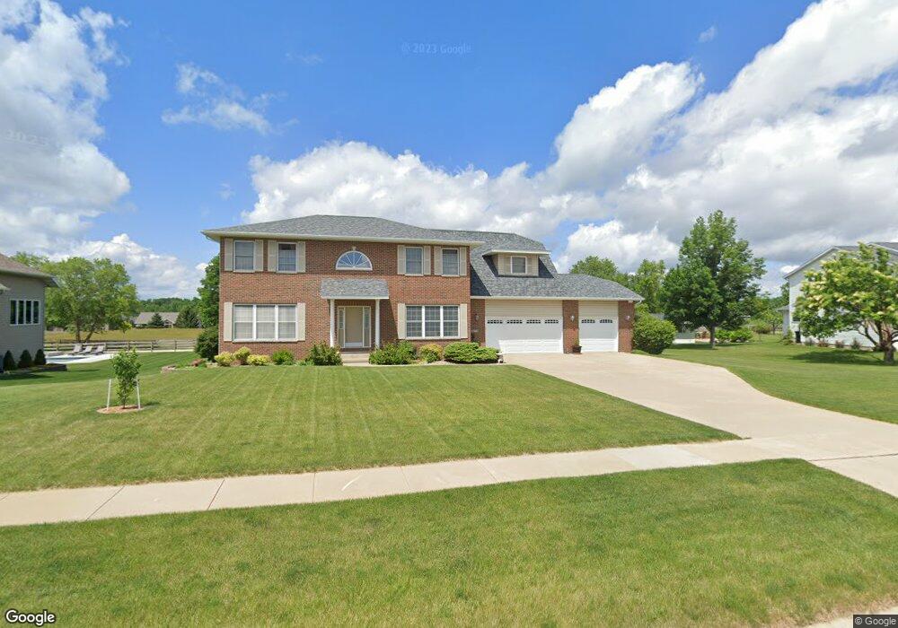 6718 Choctaw Ridge Rd NE, Cedar Rapids, IA 52411 - photo 1