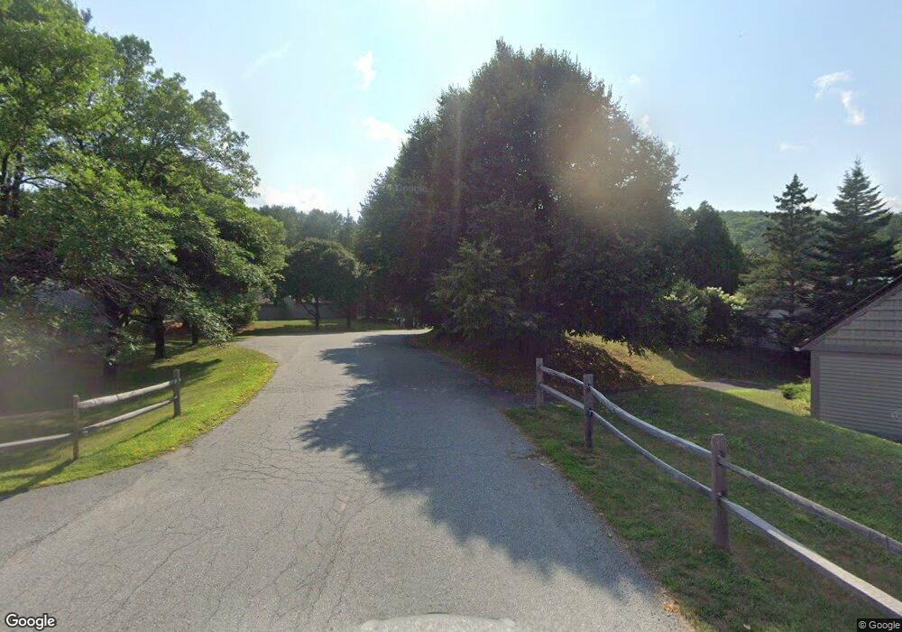 305 Hemlock Ridge Dr unit 305, White River Junction, VT 05001 - photo 1