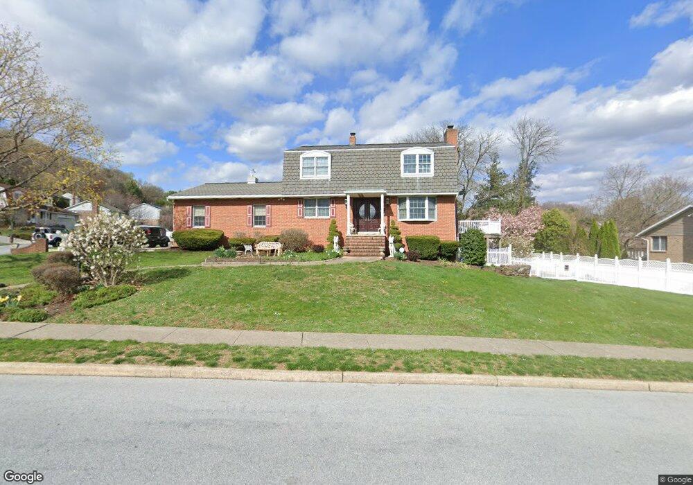 2 Thornbury Rd, Reading, PA 19606 - photo 1