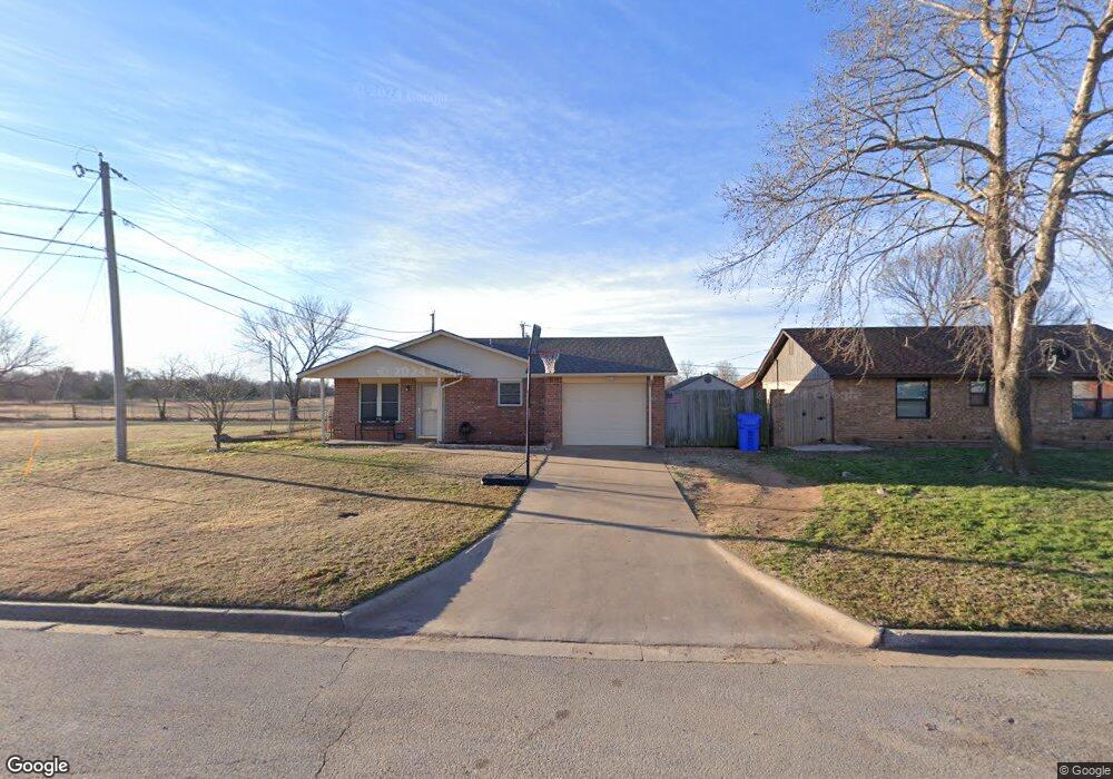 214 E F Ave, Cache, OK 73527 - photo 1