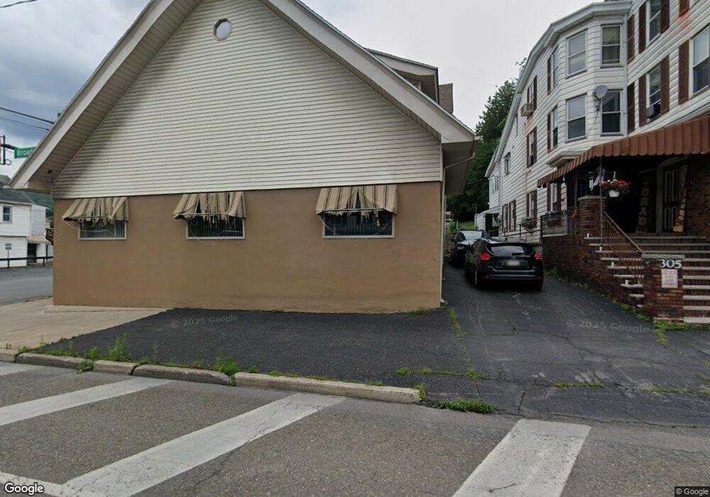 301 E Broad St, Tamaqua, PA 18252 - photo 1