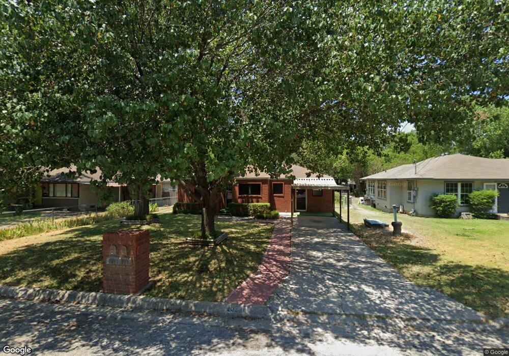 1013 Gladney St, Gainesville, TX 76240 - photo 1