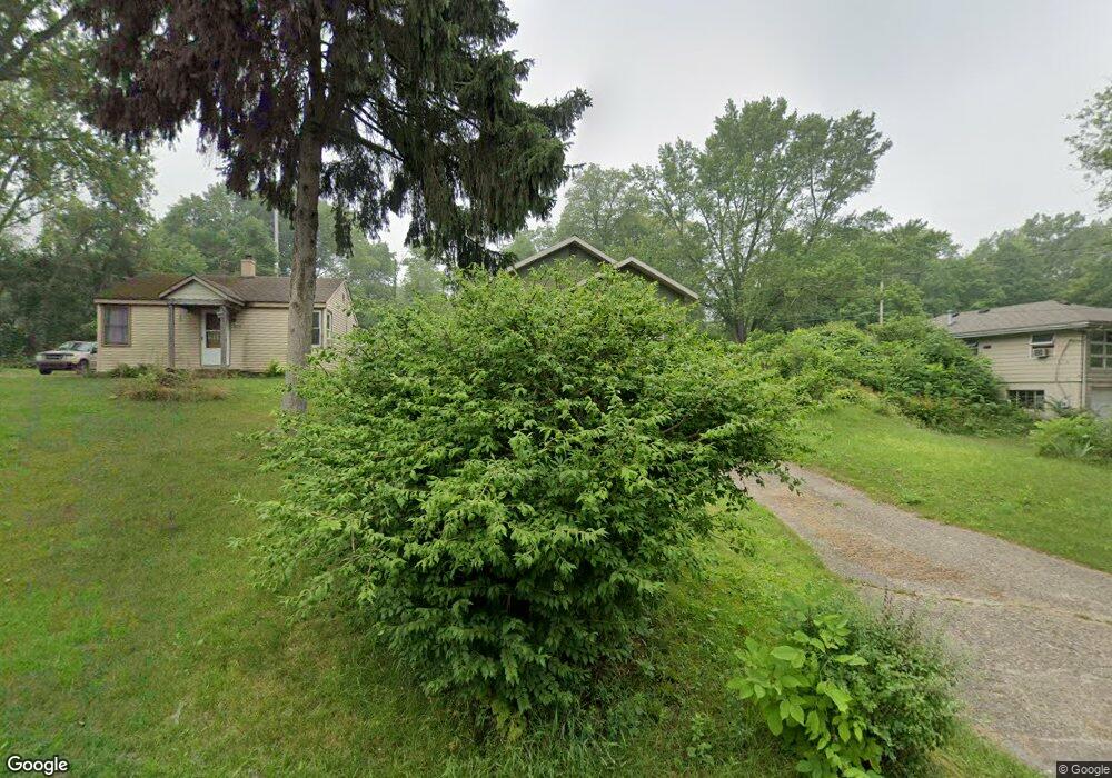 8270 E Lakeview Ave, New Carlisle, IN 46552 - photo 1