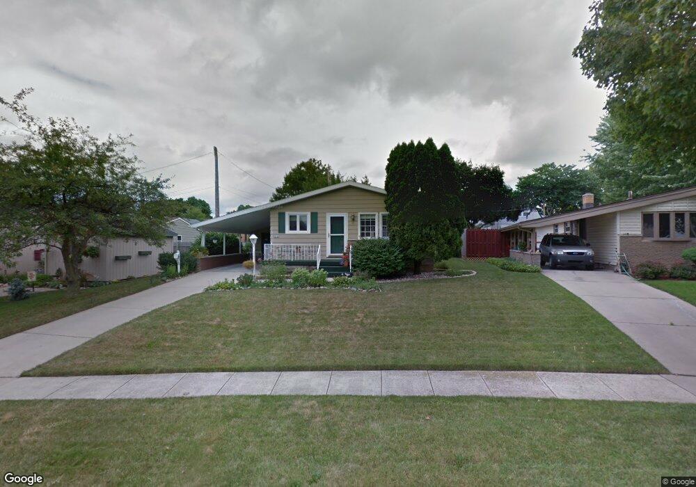 1010 Mitchell Ave, Lansing, MI 48917 - photo 1