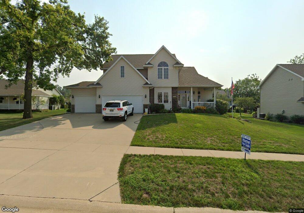4108 Forest View Ct NE, Cedar Rapids, IA 52411 - photo 1