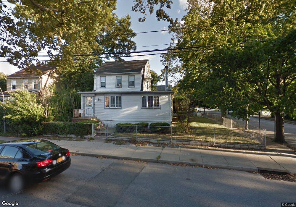 90 Roosevelt Ave, Valley Stream, NY 11581 - photo 1