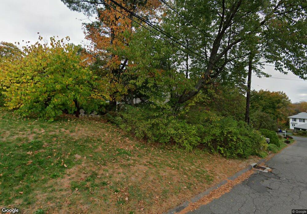 8 Gin Still Ln, West Hartford, CT 06107 - photo 1