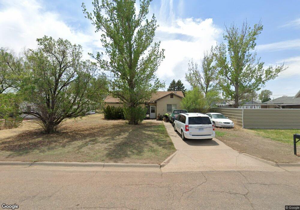 517 W 9th St, Hugoton, KS 67951 - photo 1