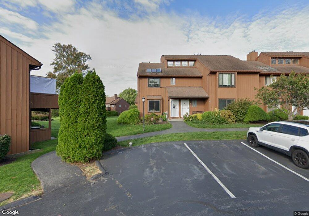 561 Panorama Dr unit 561, Mohegan Lake, NY 10547 - photo 1