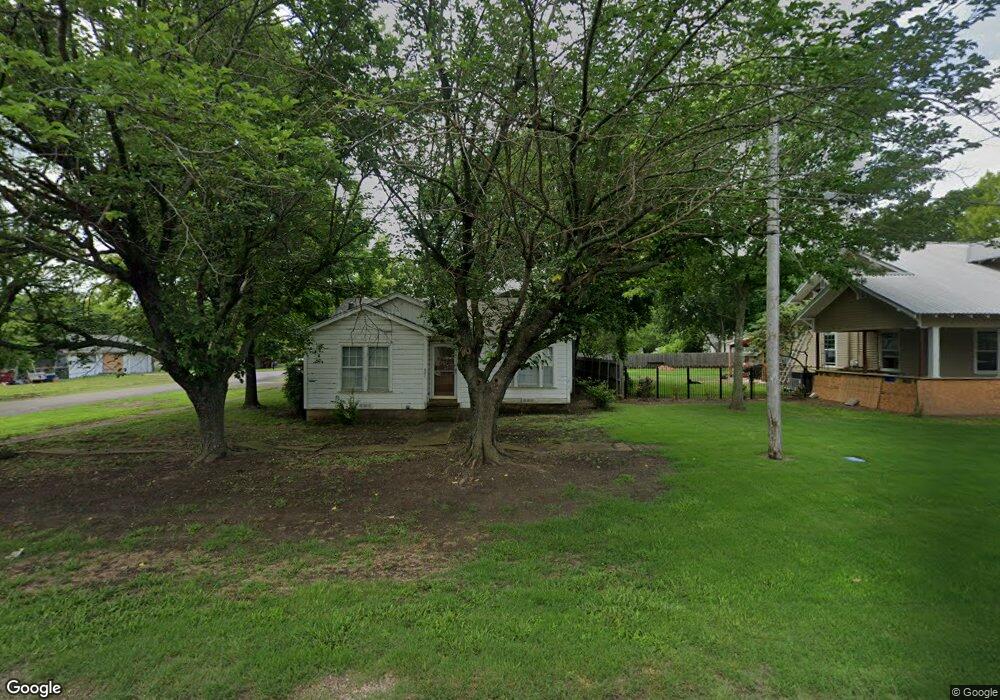 401 W Walnut St, Whitewright, TX 75491 - photo 1