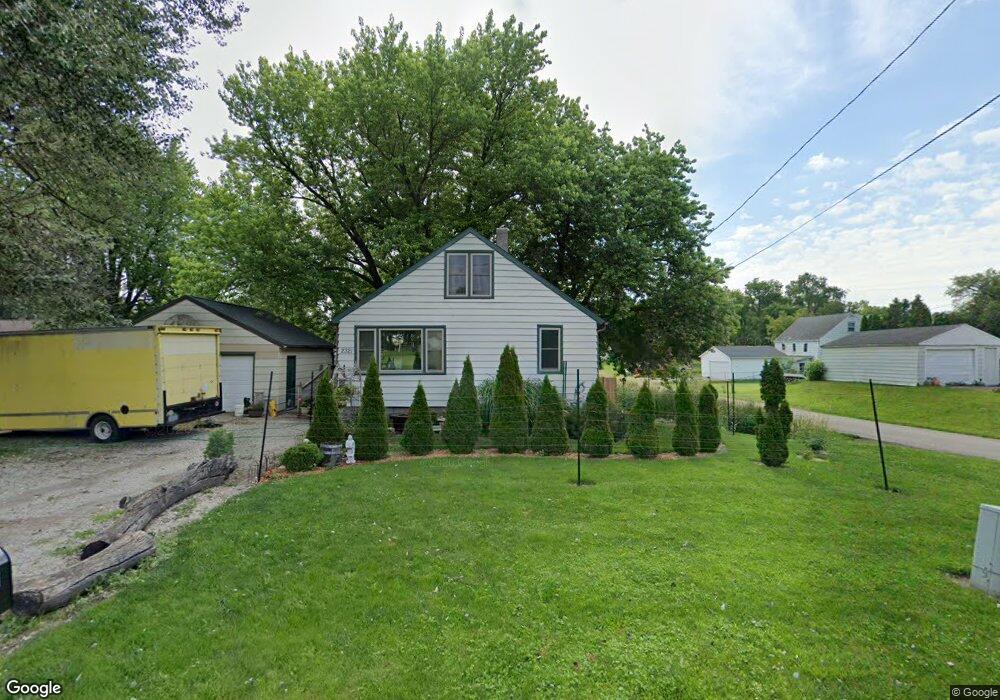 2321 18th St SW, Cedar Rapids, IA 52404 - photo 1