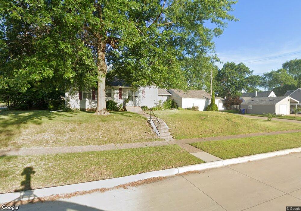 2606 N Sturdevant St, Davenport, IA 52804 - photo 1