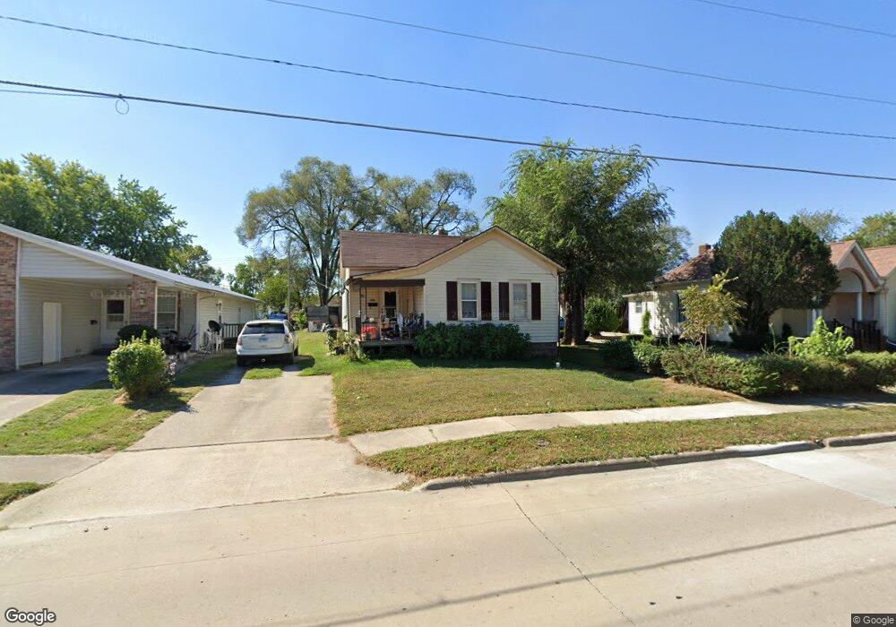 709 W Saint Anthony Ave, Effingham, IL 62401 - photo 1